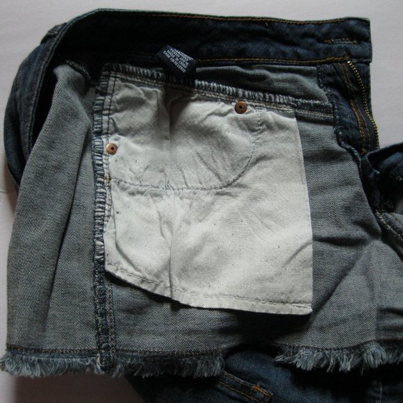 Hippie Laundry Frayed Edge Jean Shorts - Picture 7 of 9
